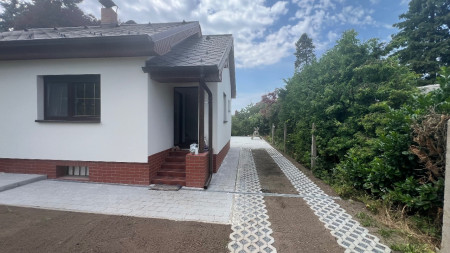 Rekonstrukce RD včetně zateplení fasády a terénních úprav Praha 5-Lipence